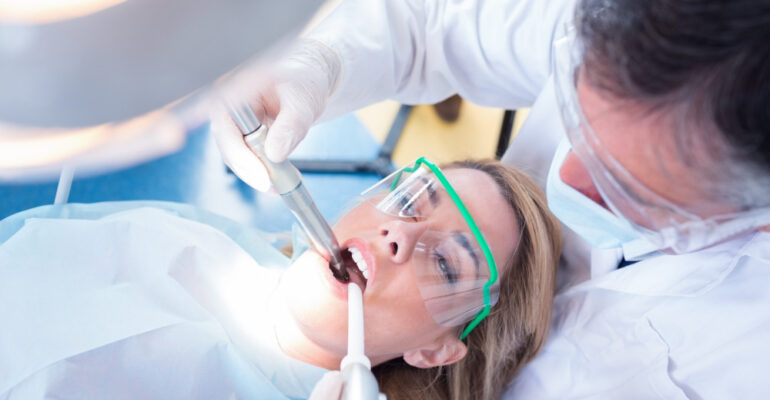 usuwanie korzenia zęba